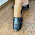 52951 Γυναικείο BOXER μοκασίνι loafer σε μαύρο χρώμα με λάστιχα στις δύο πλευρές. - Image 3