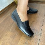 52951 Γυναικείο BOXER μοκασίνι loafer σε μαύρο χρώμα με λάστιχα στις δύο πλευρές. - Image 4