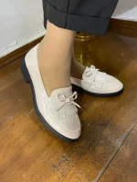 88903 Loafers γυναικείο λουστρίνι σε χρώματα μπεζ και μαύρο - Image 5