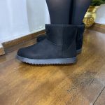 DM992 - Μαύρο μποτάκι με Velvet επένδυση εσωτερικά σε μεγάλα μεγέθη. - Image 2