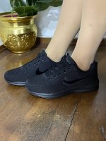 124 Αθλητικό Snicker καθημερινό σε μαύρο χρώμα.