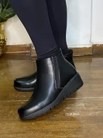 001 Μαύρο μποτάκι με φερμουάρ στο πλάι