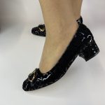 A 331 Γοβα σε μαύρο χρώμα με αγκράφα