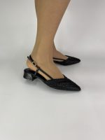 2829 Γυναικείο πέδιλο με χαμηλό, τετράγωνο τακούνι. - Image 7