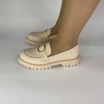 Q5-11 Μπέζ Loafer με χρυσή λεπτομέρεια στο πάνω μέρος. - Image 5