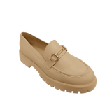 Q5-6 Μπέζ Loafer με χρυσή λεπτομέρεια στο πάνω μέρος.