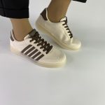 020 μπέζ Sneakers με Ενισχυμένη Σόλα και Διπλή Ραφή