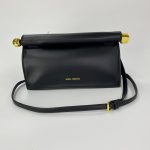 5522 τσάντα ώμου σε μαύρο