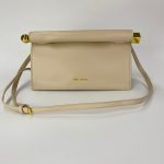 5522 τσάντα ώμου σε μπέζ