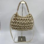 25012τσάντα ώμου πλεκτή σε μπεζ-χρυσο
