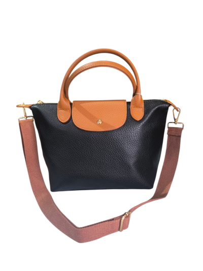 25221 τσάντα σε δερμάτινη χιαστί σε άσπρη